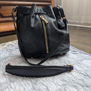 Elizabeth and James Cynnie Mini Bucket Bag Black